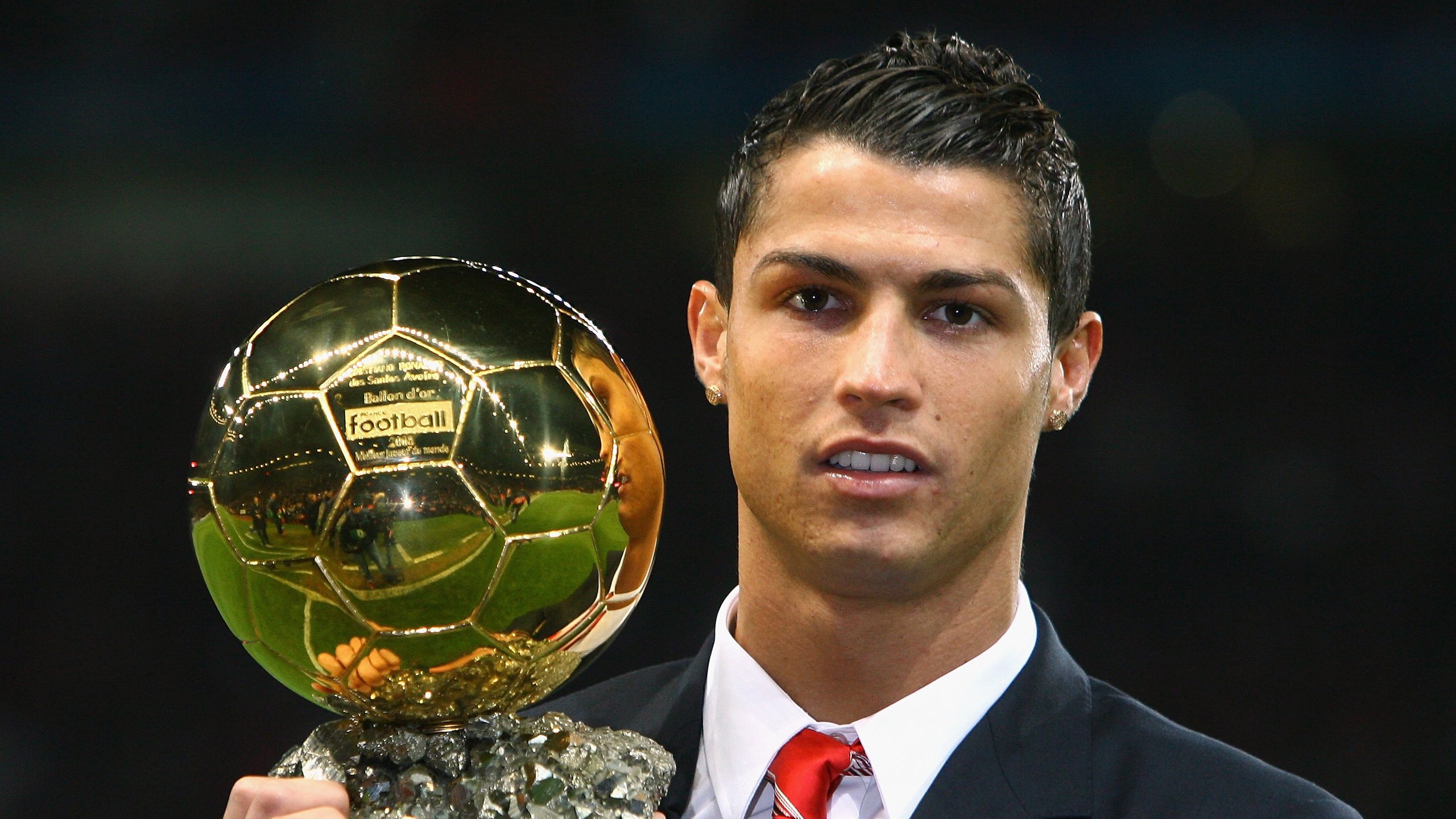 儿童平衡车大奖赛 小骑手们在微型赛道上你追我赶